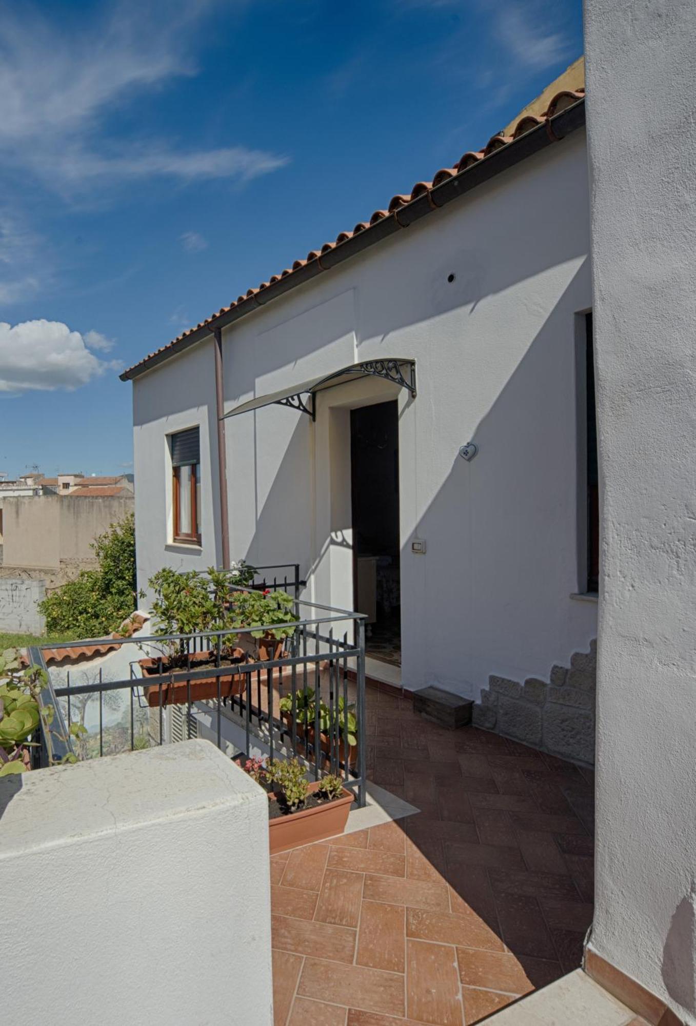 B&B Antica Dimora Ольбия Экстерьер фото